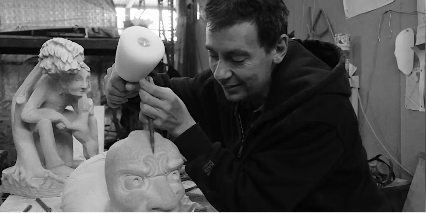 Chris Pellettieri sculpting