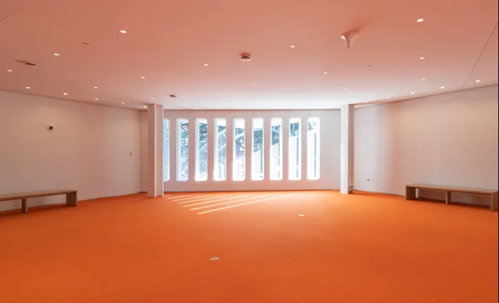 The foyer empty